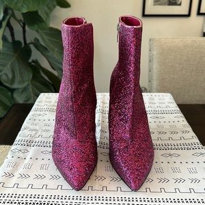 Marc Fisher  stolla pink/fuschia boot.